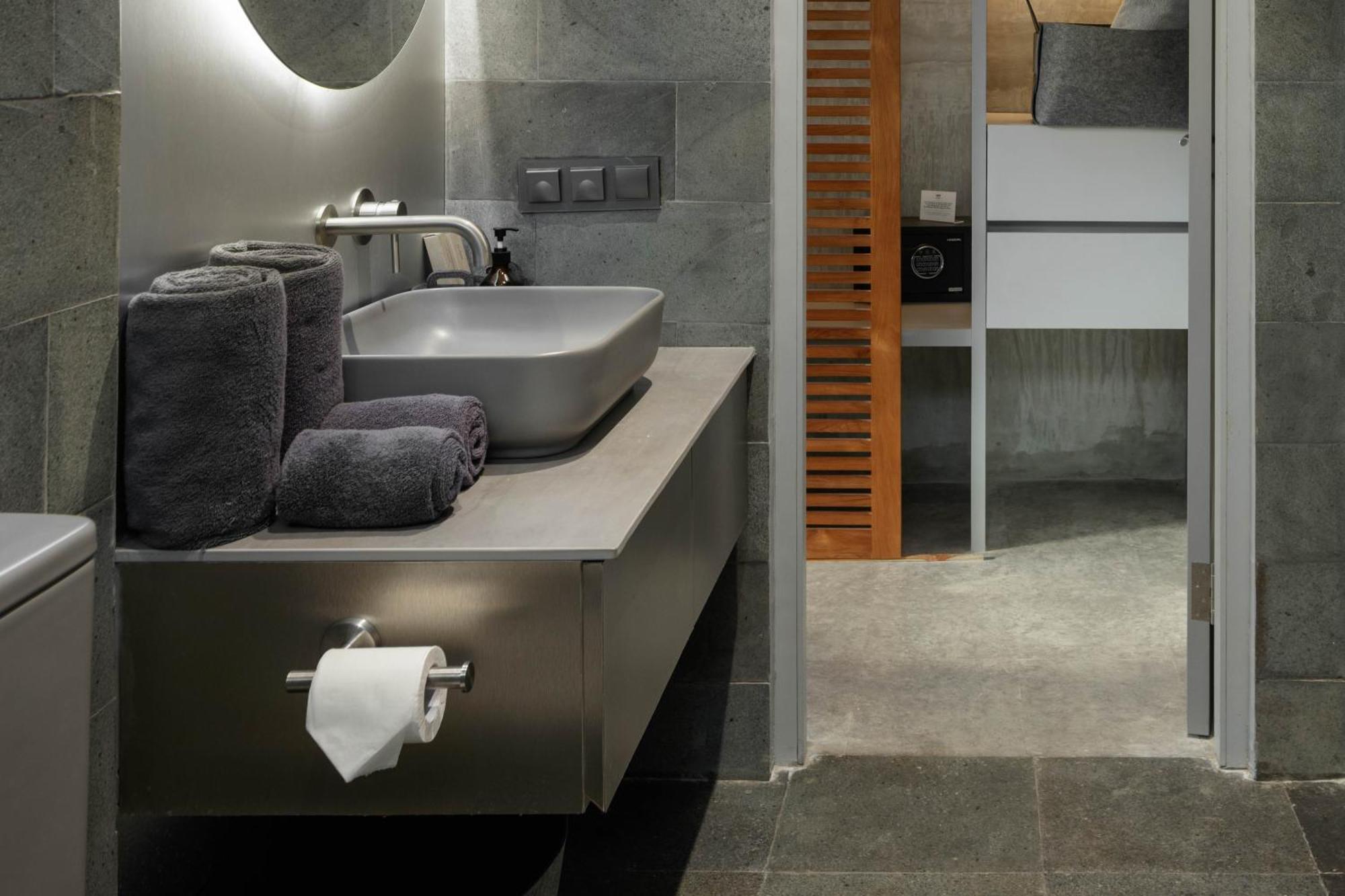 Unit Space Village Canggu Εξωτερικό φωτογραφία